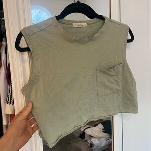 Green cropped tank top